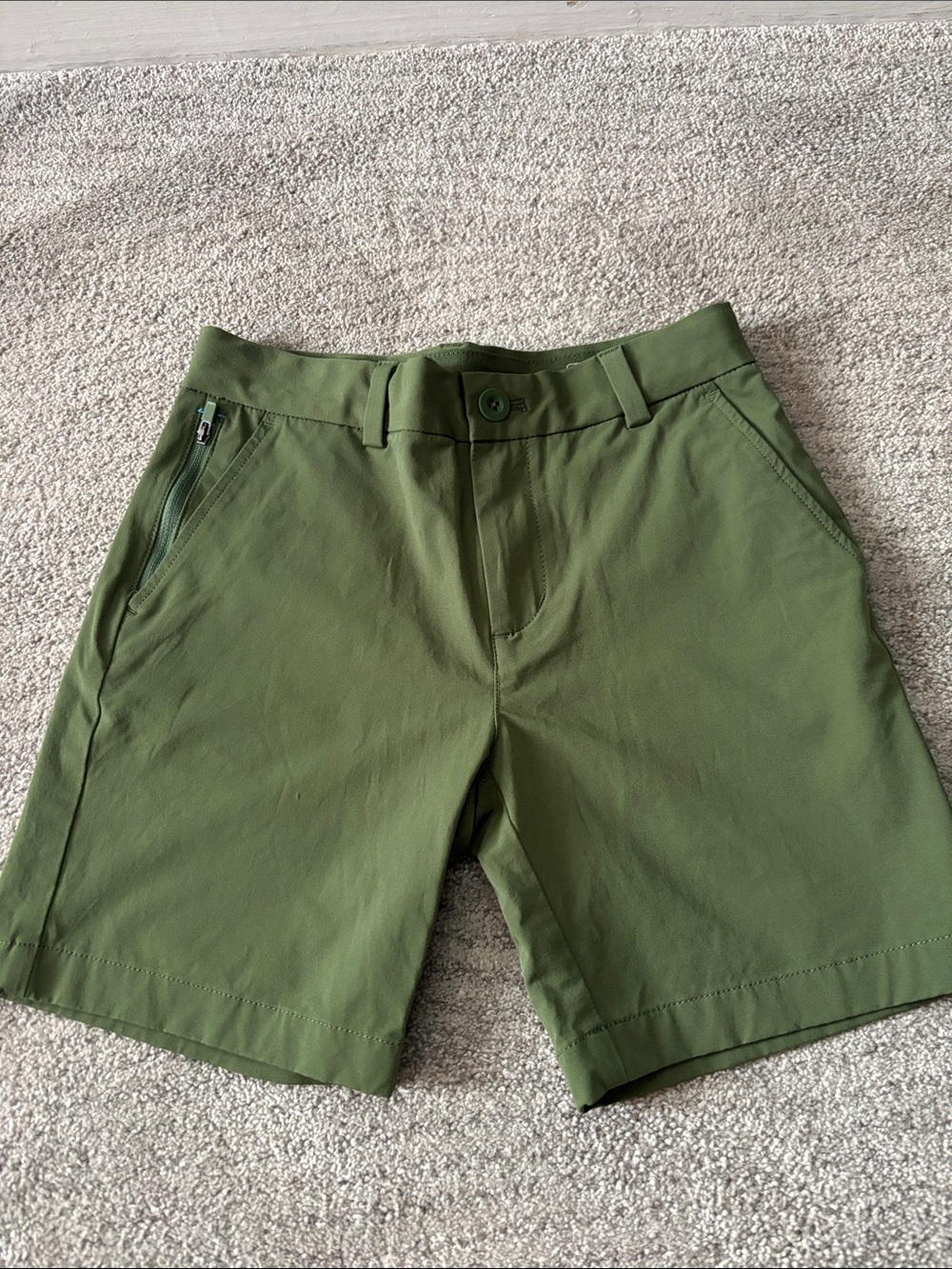 Vineyard Vines boys on the go performance shorts